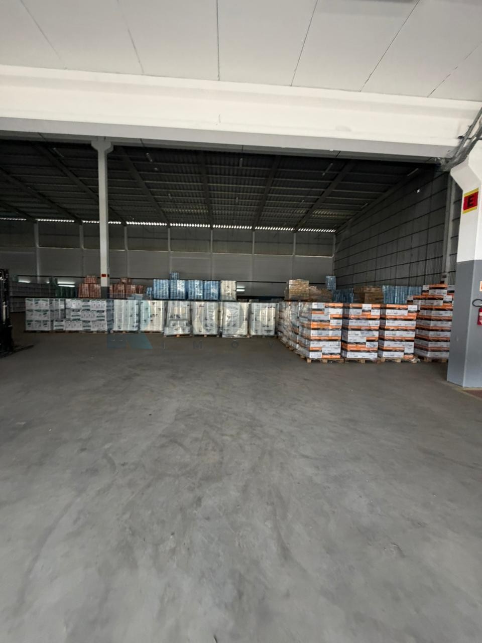 Galpões modulares para locação em Itajaí