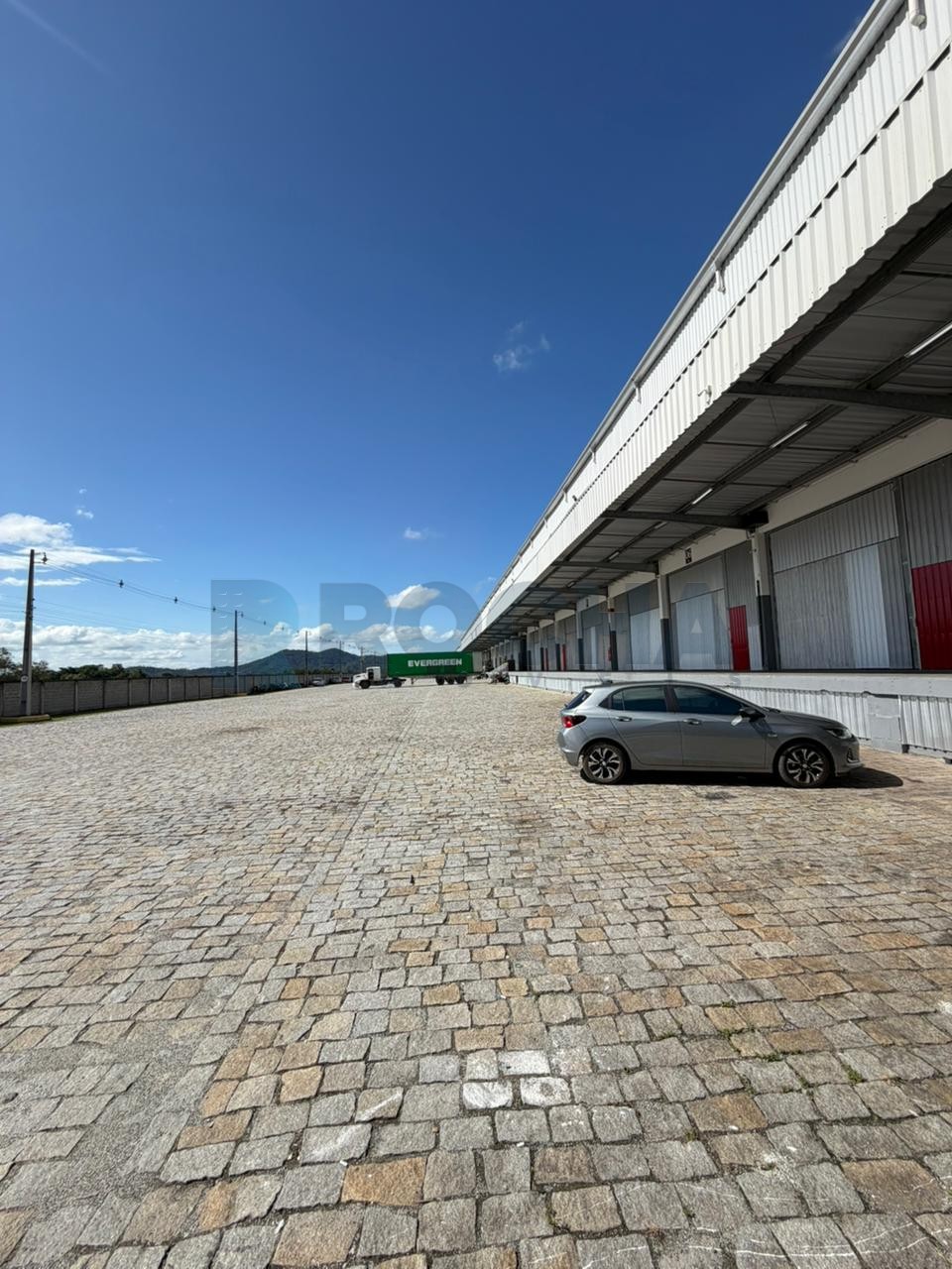 Galpões modulares para locação em Itajaí