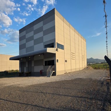 Galpão para Locação Anual no bairro São Roque em Itajaí