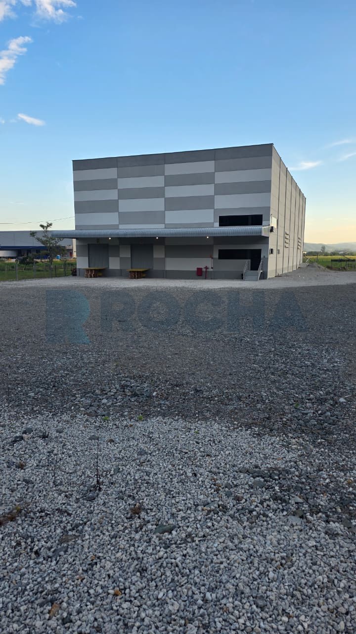 Galpão para Locação Anual no bairro São Roque em Itajaí