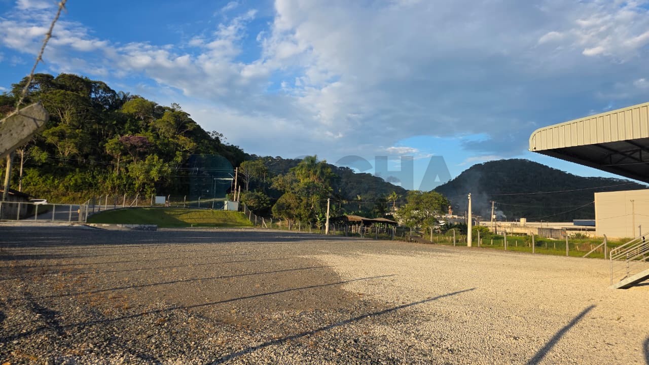 Galpão para Locação Anual no bairro São Roque em Itajaí