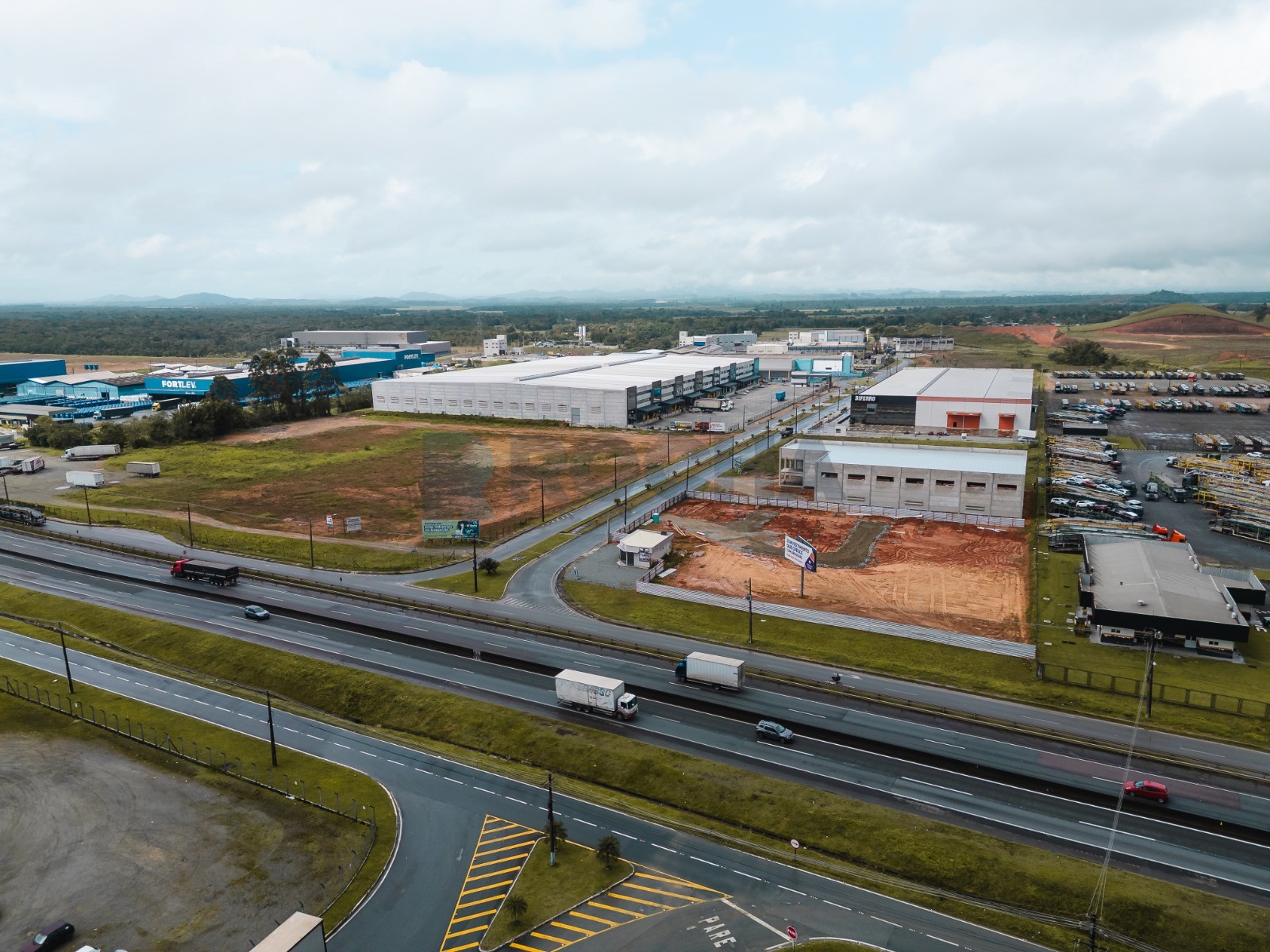 Galpão para Locação Anual no bairro Aguarde... em Araquari