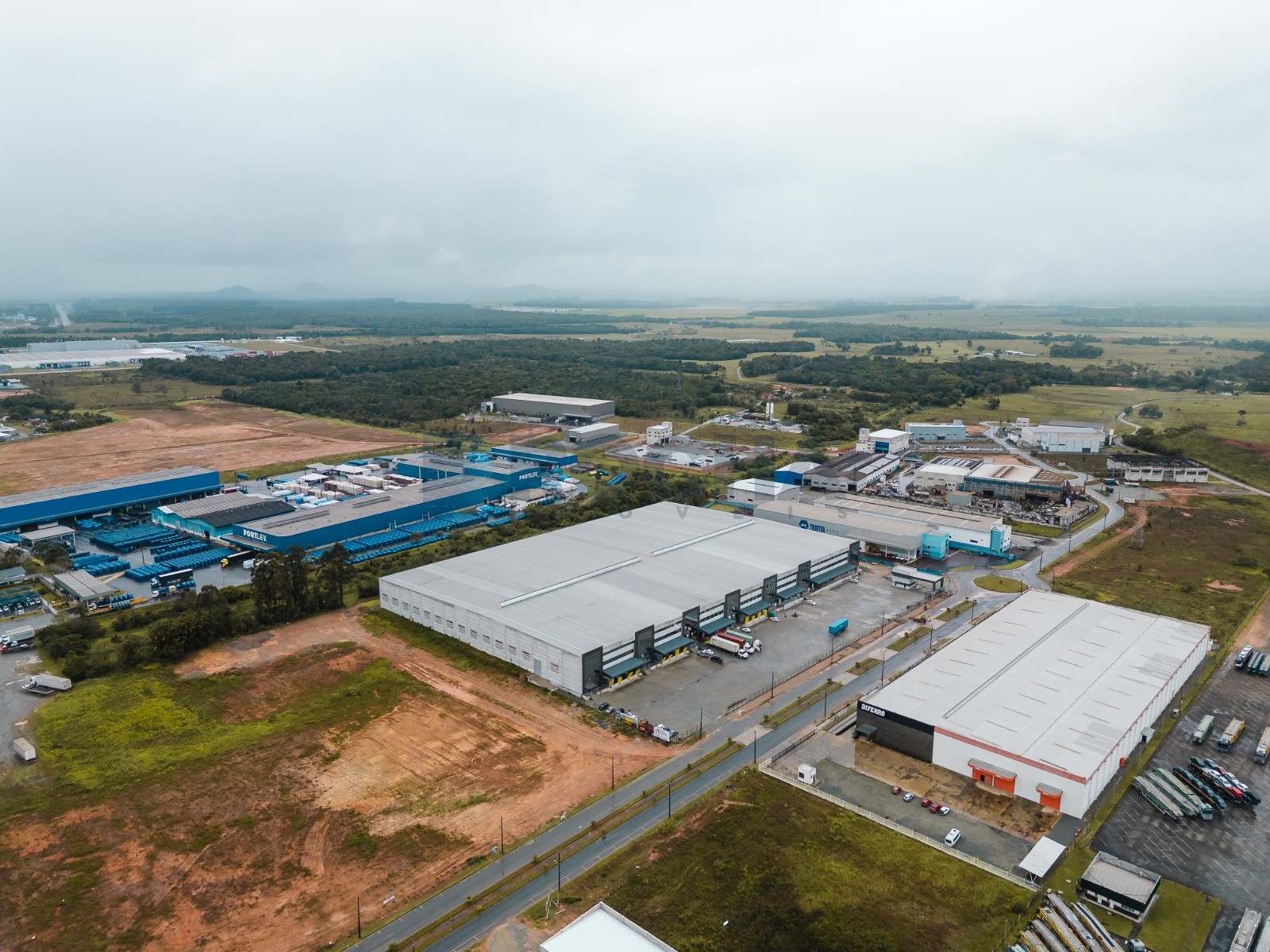 Galpão para Locação Anual no bairro Aguarde... em Araquari