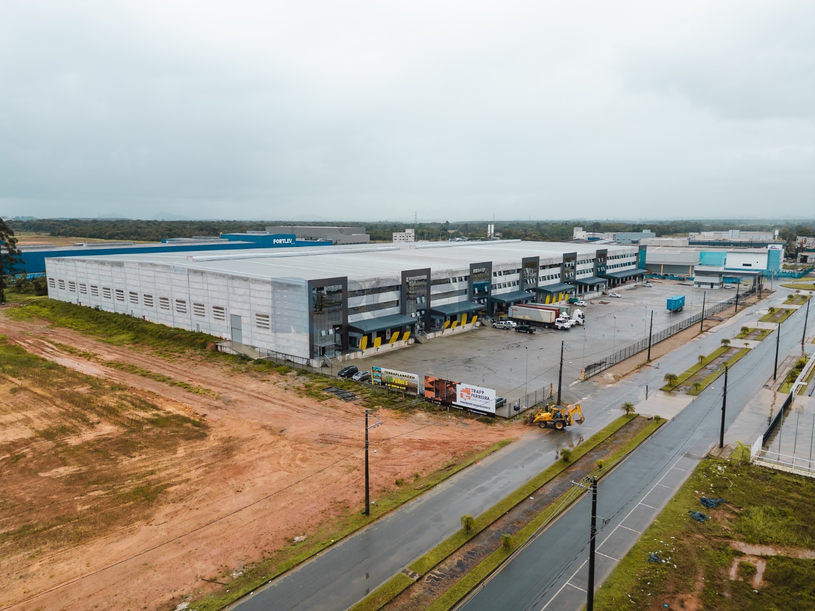 Galpão para Locação Anual no bairro Aguarde... em Araquari