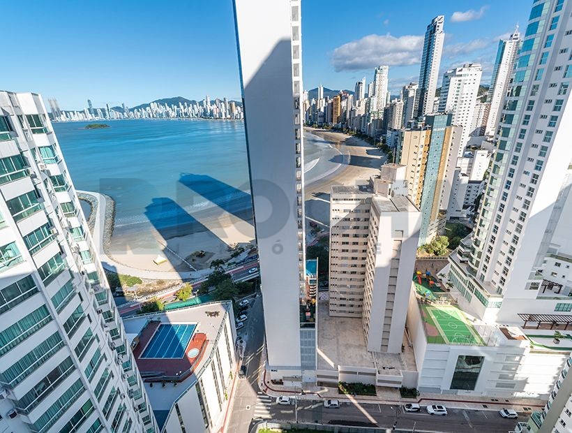 Apartamento 4 quartos para Venda no bairro Pioneiros em Balneário Camboriú