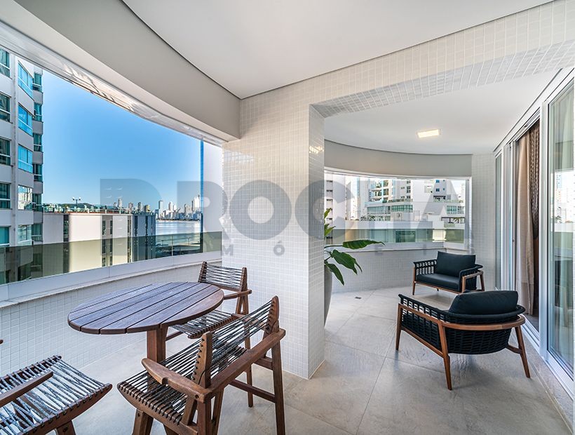 Apartamento 4 quartos para Venda no bairro Pioneiros em Balneário Camboriú