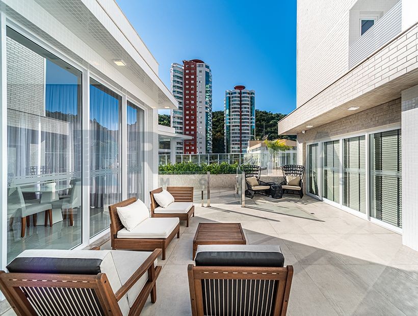 Apartamento 4 quartos para Venda no bairro Pioneiros em Balneário Camboriú