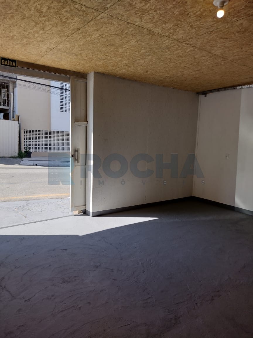 Galpão para Locação Anual no bairro Nações em Balneário Camboriú
