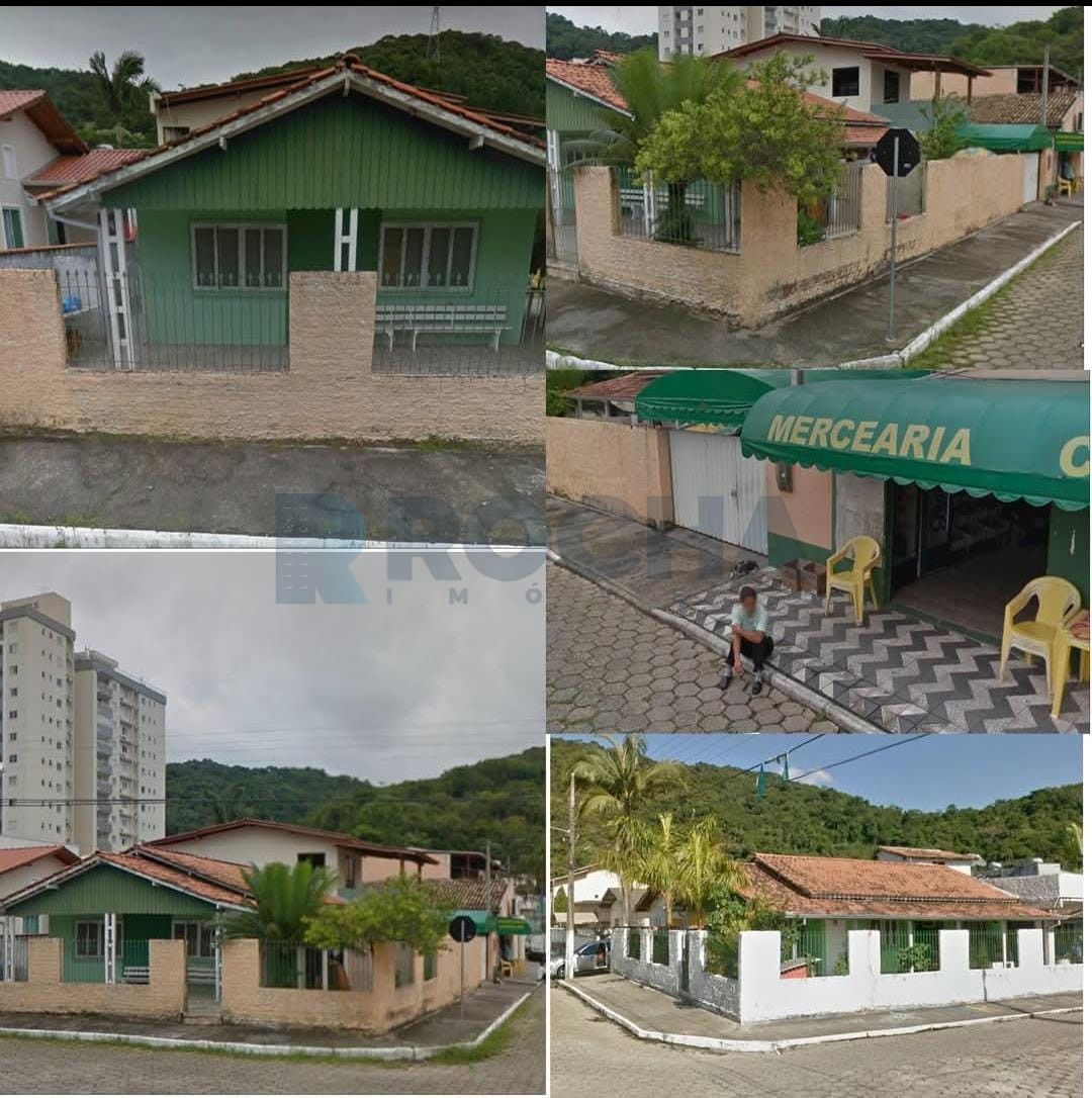 Casa de esquina para Venda no bairro Carvalho em Itajaí