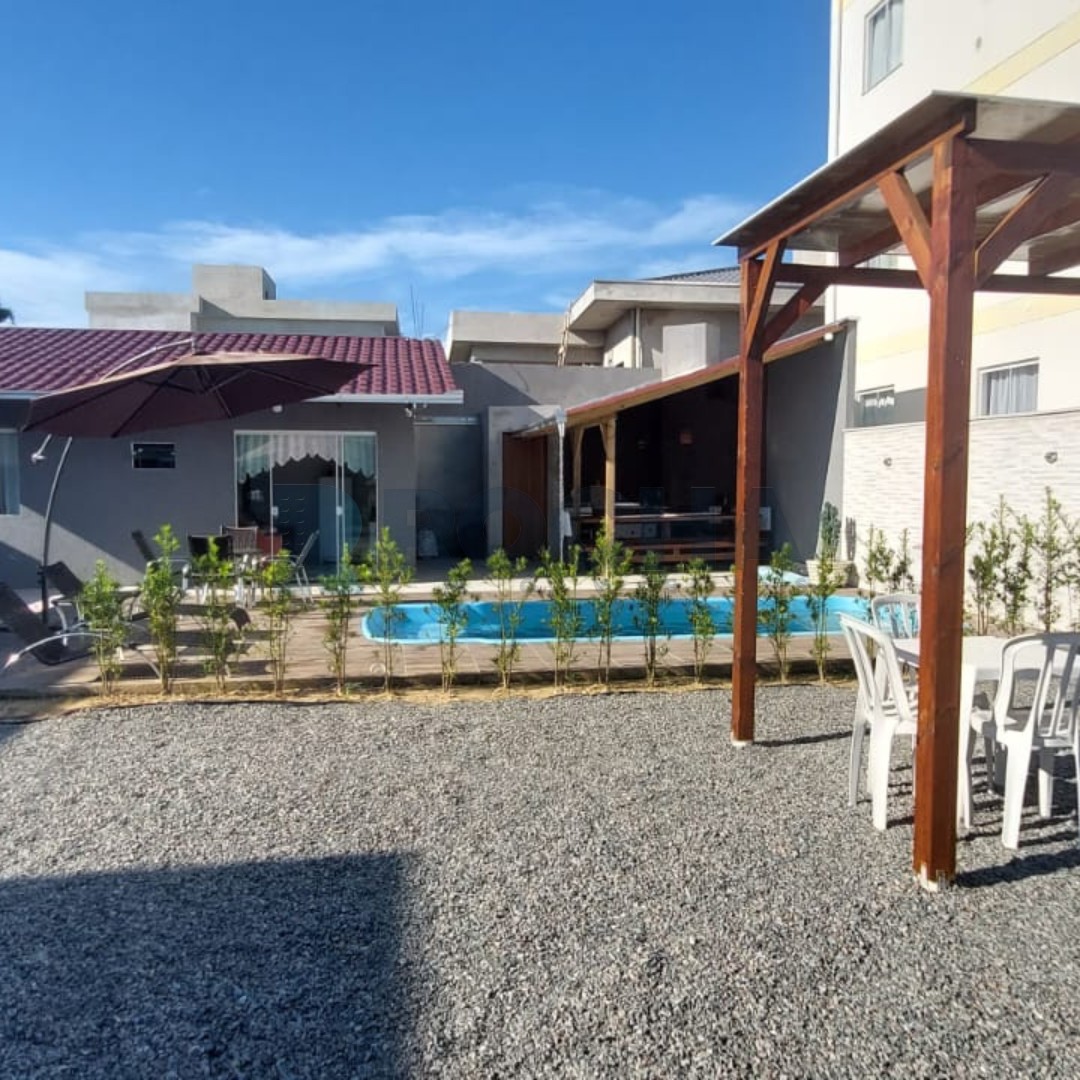 Chalé e Casa para Venda  em Balneário Piçarras